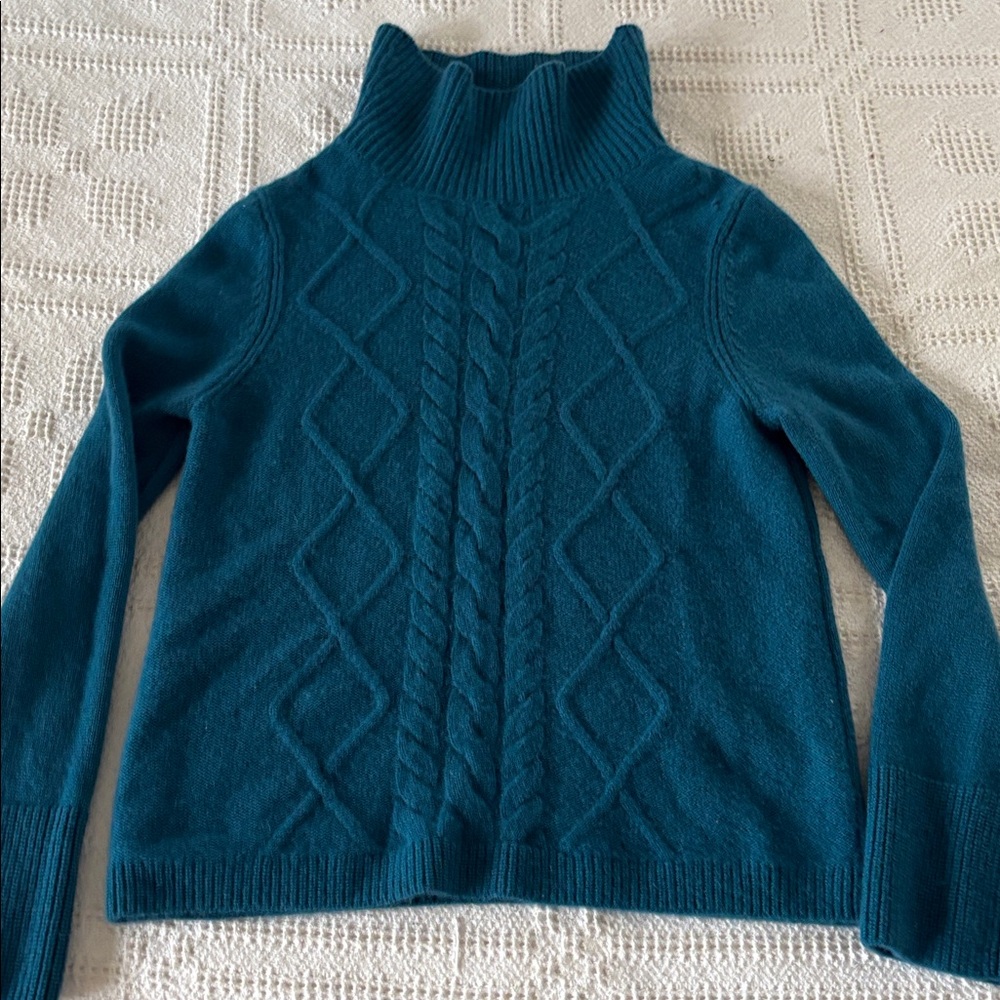 Talbots Cashmere Cable Knit 
Women's Sweater‎ - Picture 2 of 14